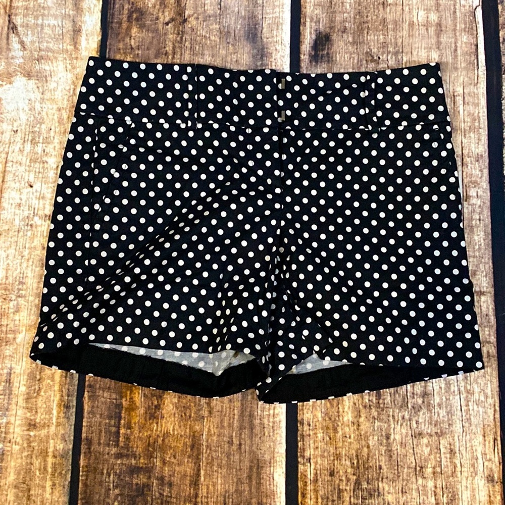 Ann Taylor Sz 4 black with white dots signature dress shorts